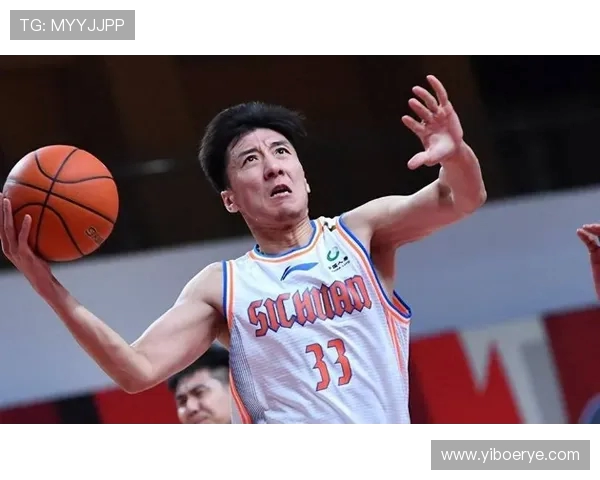 韩硕:从篮球场的拼搏到人生的精彩转折,探索他的成长与成就之路 韩硕:从篮球场的拼搏到人生的精彩转折,探索他的成长与成就之路